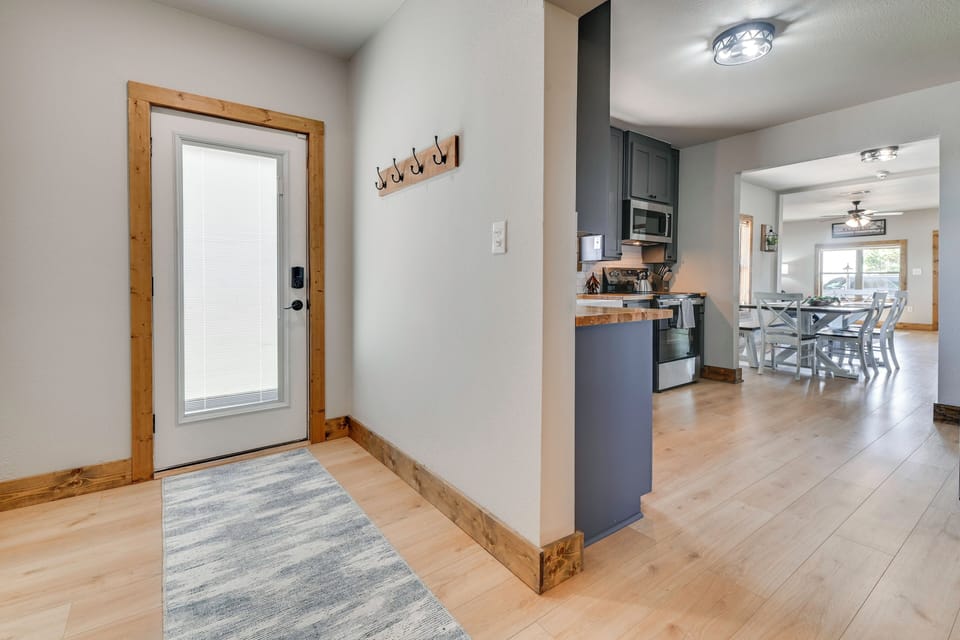 House (3 Bedrooms) | Interior