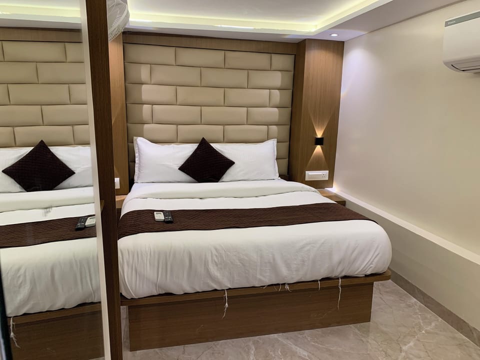 Classic Double Room | Desk, laptop workspace, free WiFi