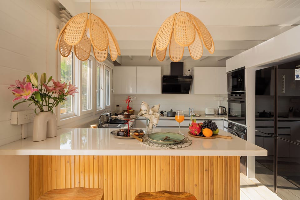 Deluxe Villa, Balcony, Courtyard View | Private kitchen | Toaster