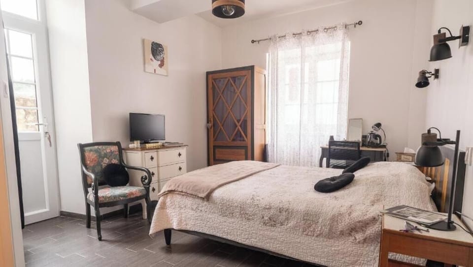Superior Double Room, Patio, City View