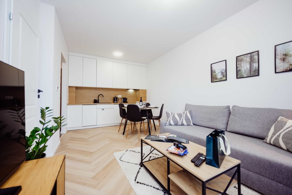 Premium Apartment, City View | Soundproofing, free WiFi, bed sheets