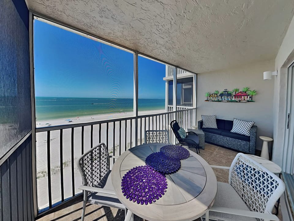 Condo (2 Bedrooms) | Property amenity