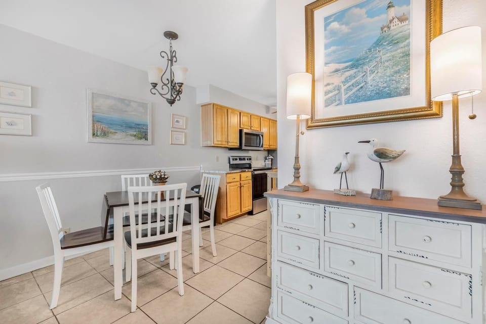 Condo, 1 King Bed with Sofa bed (Island Shores 152) | Dining