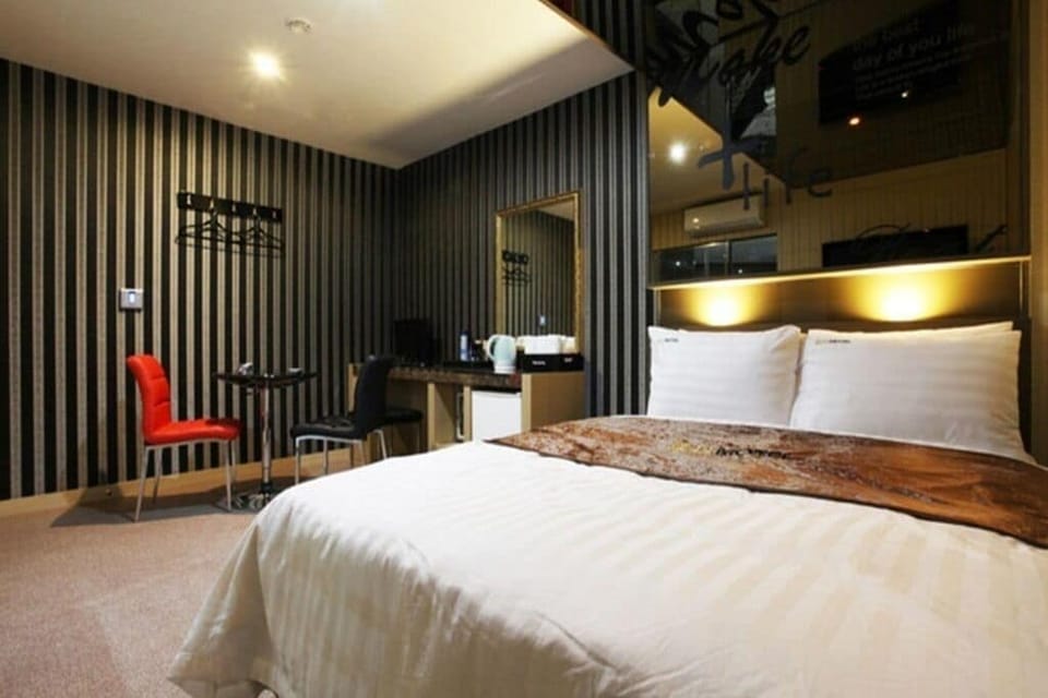 Deluxe Room | Free WiFi