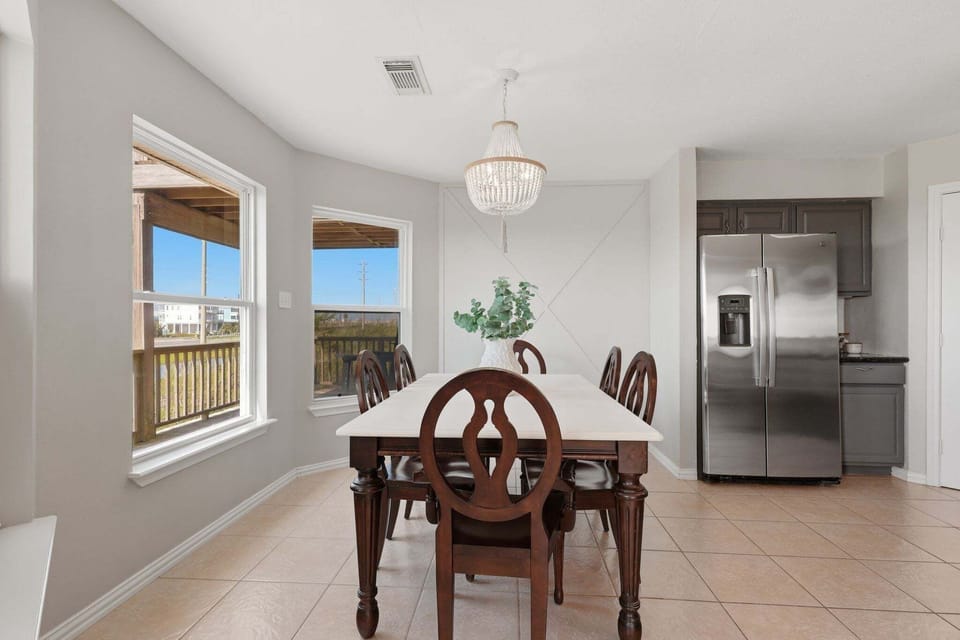 House, 3 Bedrooms | Dining