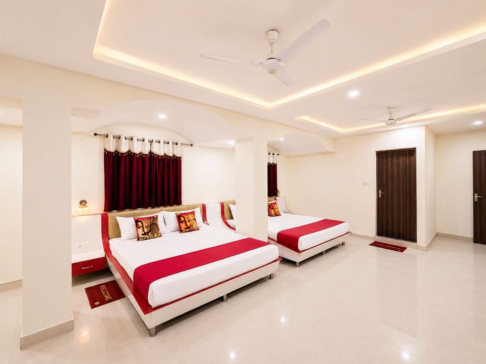 Family Room, Balcony, Courtyard View | Free WiFi, bed sheets