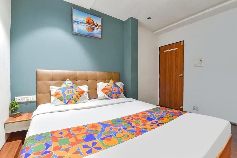 Deluxe Double Room, City View | Desk, laptop workspace, free WiFi