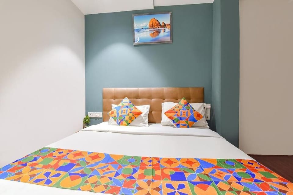 Deluxe Double Room, City View | Desk, laptop workspace, free WiFi