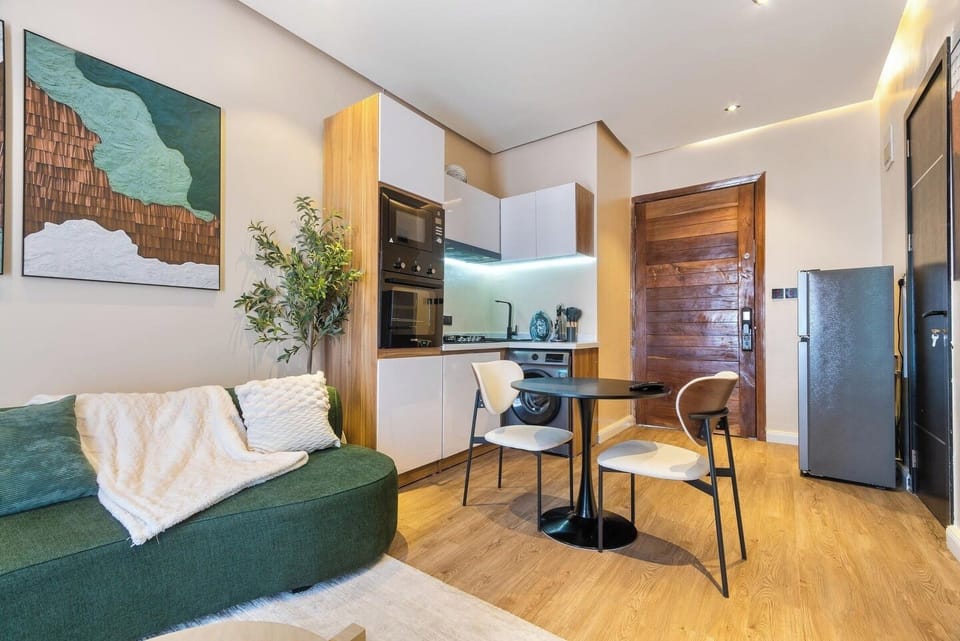 Economy Apartment, Balcony, City View | Interior