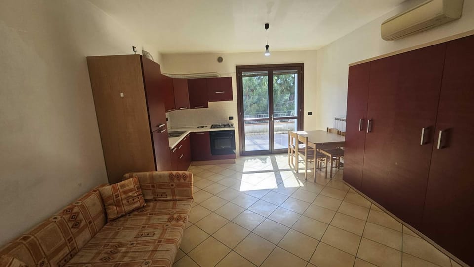 Studio, 1 Bedroom, Garden View | Dining room