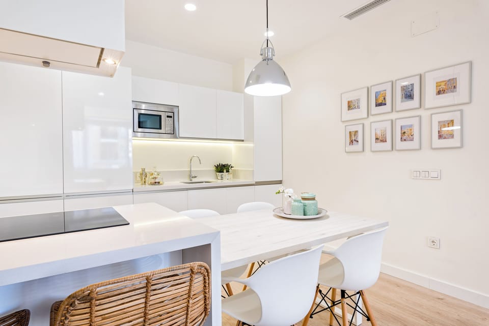 Deluxe Apartment, 1 Bedroom, City View | Private kitchen