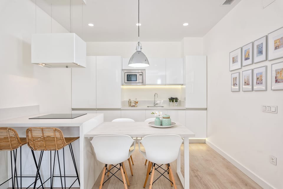 Deluxe Apartment, 1 Bedroom, City View | Private kitchen