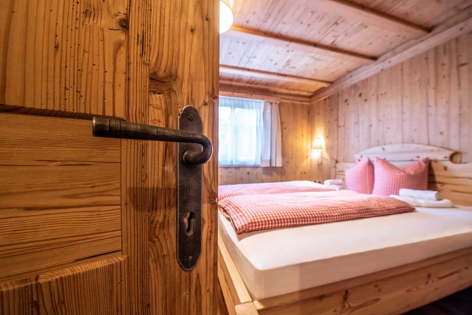 Soundproofing, WiFi (free)