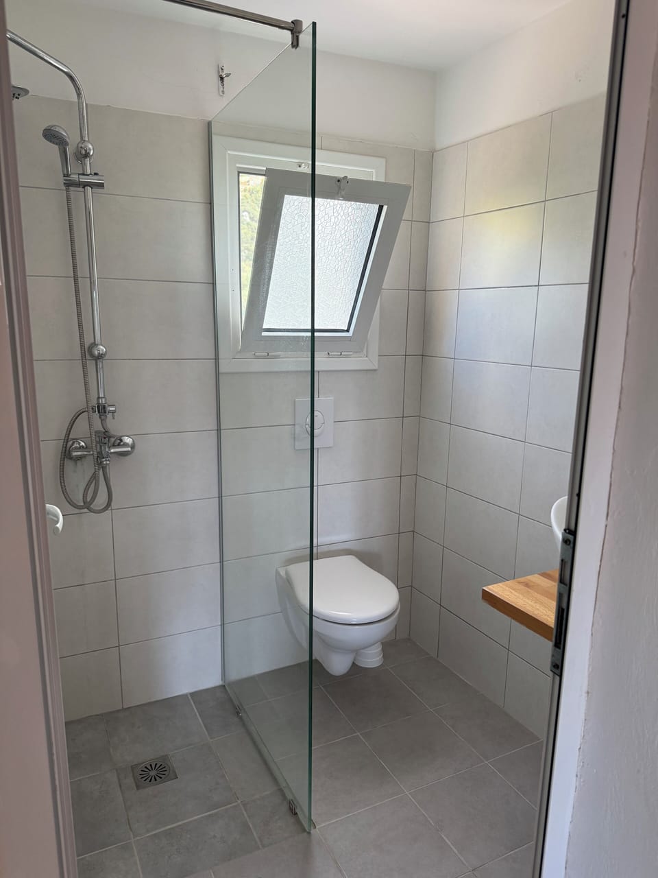 Classic Triple Room, Balcony, Sea View | Bathroom | Shower, towels, soap, shampoo