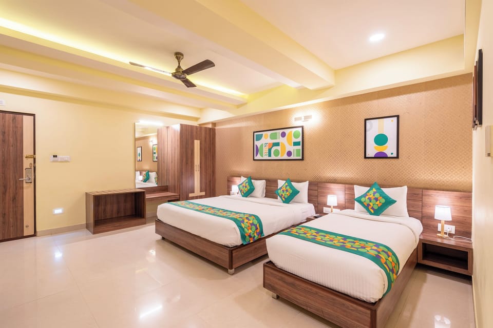 Deluxe Double Room | Iron/ironing board