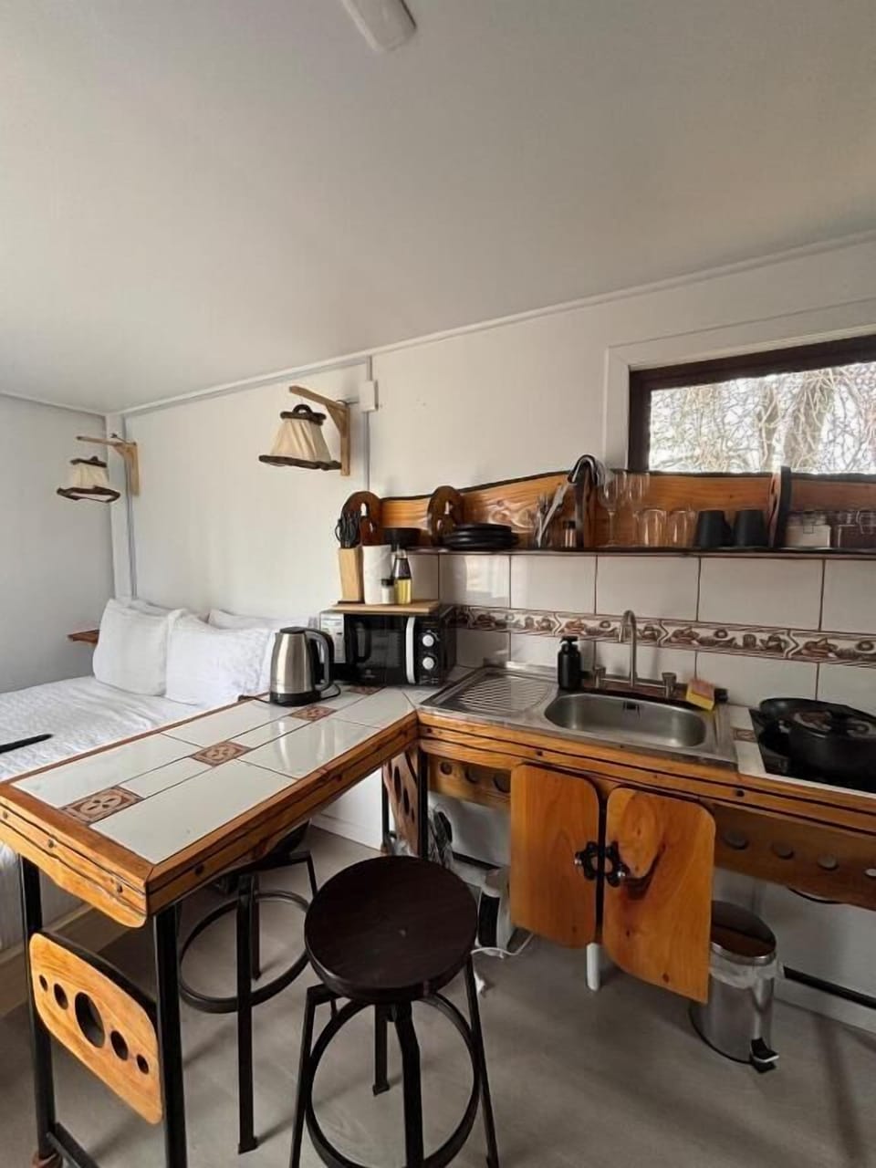 Fridge, microwave, stovetop, cookware/dishes/utensils