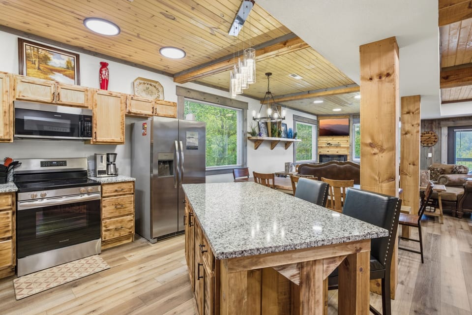 Cabin, 3 Bedrooms | Private kitchen | Fridge, oven, coffee/tea maker, toaster