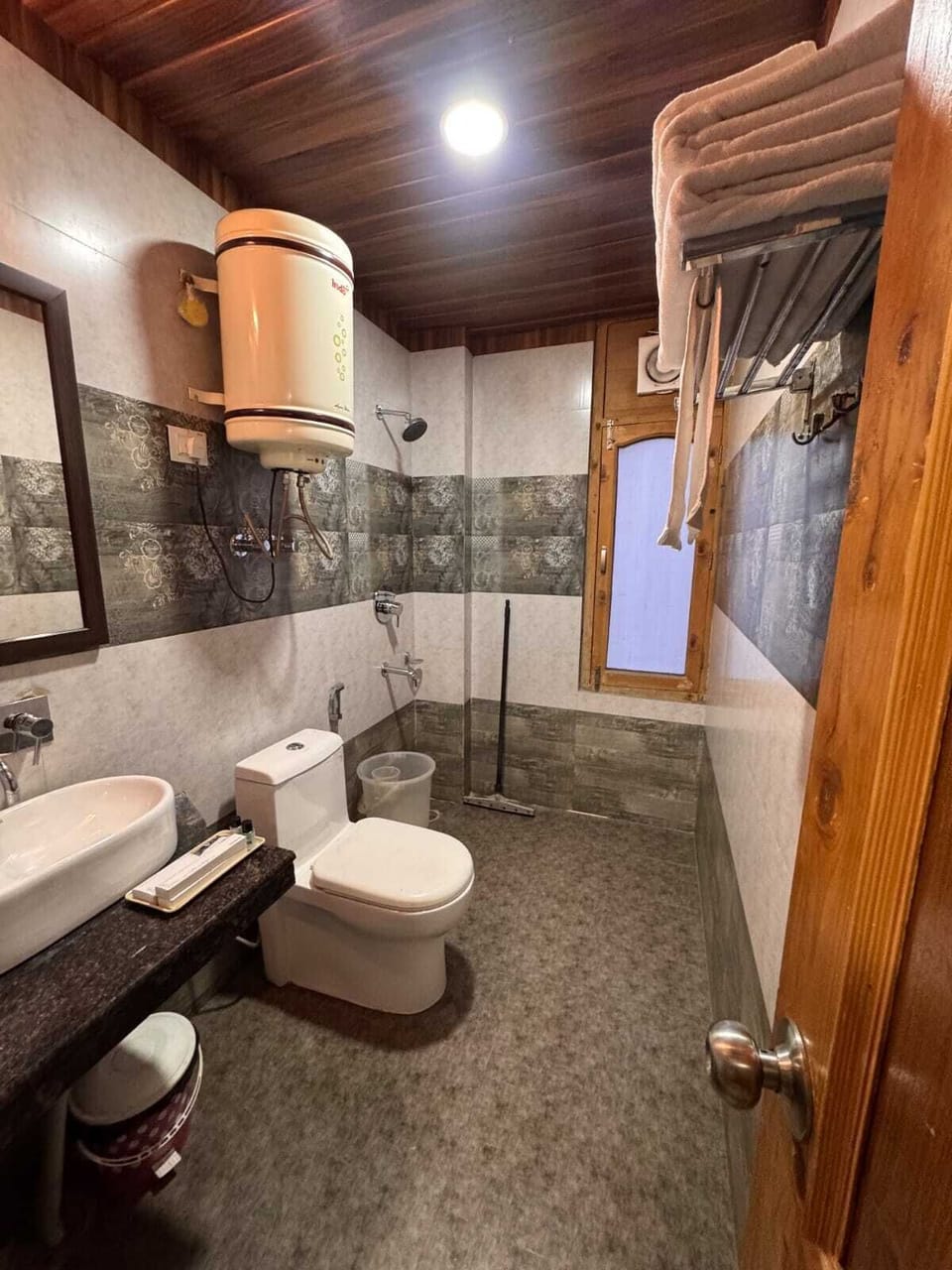 Family Double Room, 2 Double Beds, Mountain View | Bathroom | Shower, free toiletries, slippers, towels