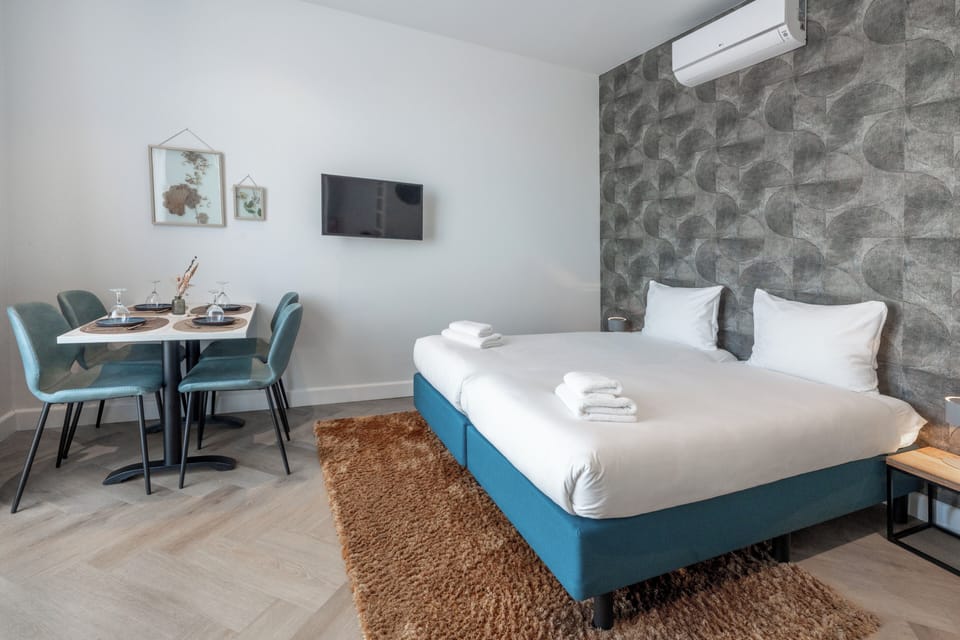Classic Quadruple Room | In-room safe, desk, soundproofing, iron/ironing board
