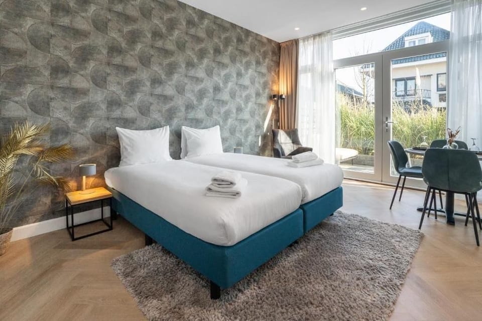 Classic Double Room | In-room safe, desk, soundproofing, iron/ironing board