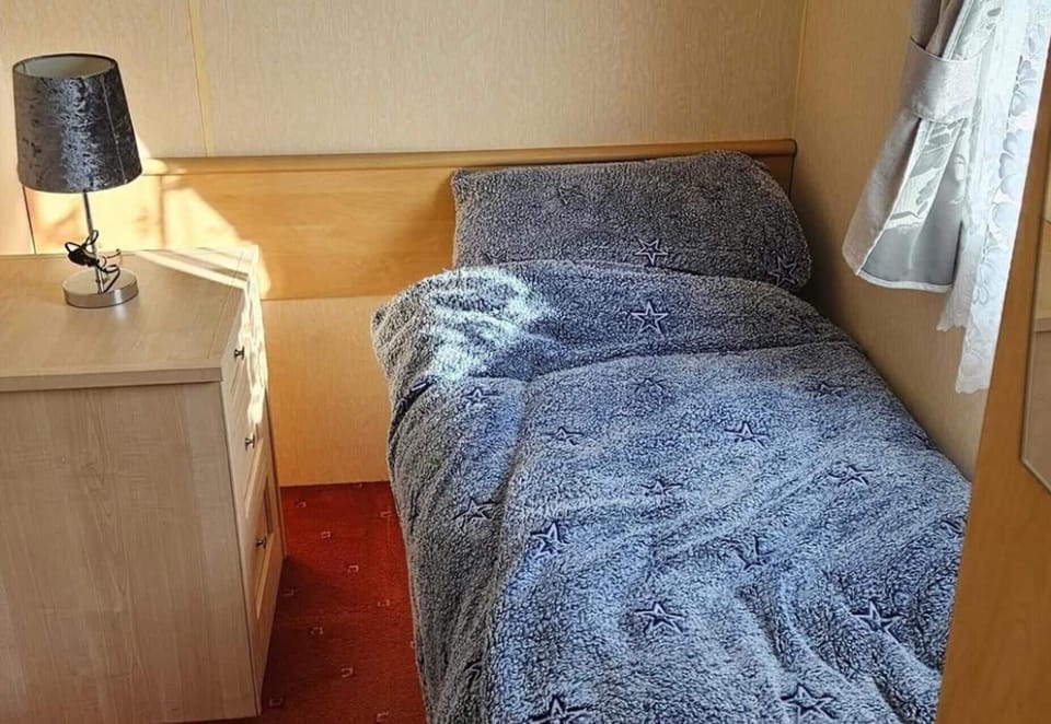 3 bedrooms, iron/ironing board, bed sheets
