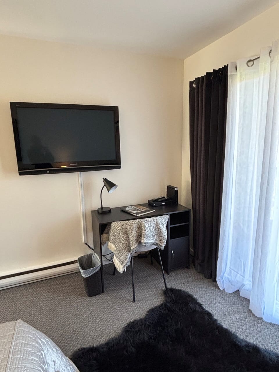 Motel Room 8 | Free WiFi