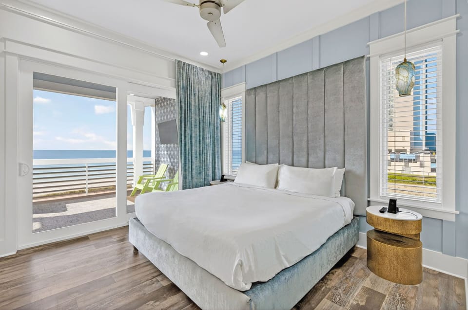 6BR Gulf-front Home, Sleeps 19, Heated Pool & Mini Golf House in Panama City Beach