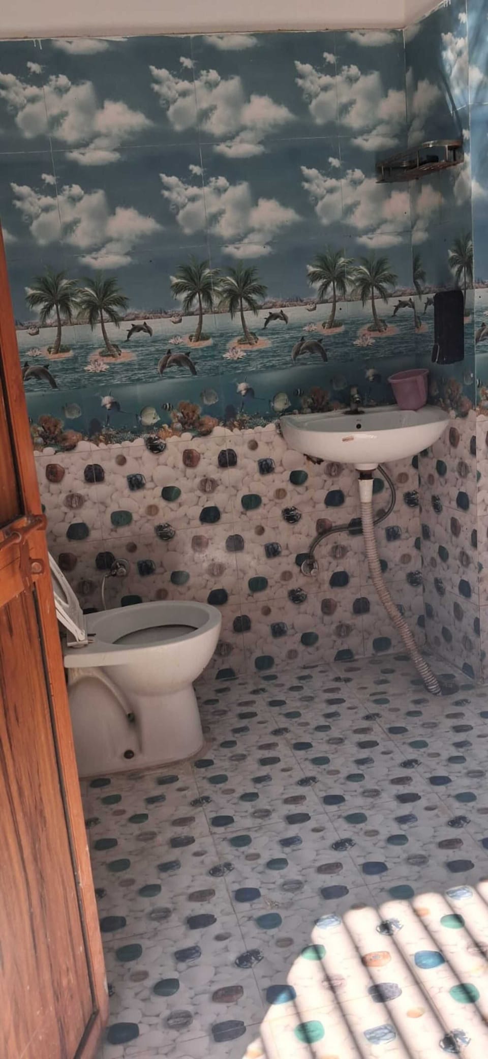Deluxe Room | Bathroom | Shower, soap, shampoo, toilet paper