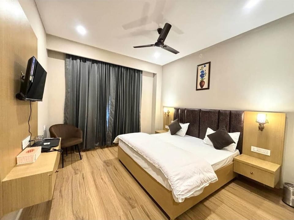 Double Room, Balcony | Free WiFi