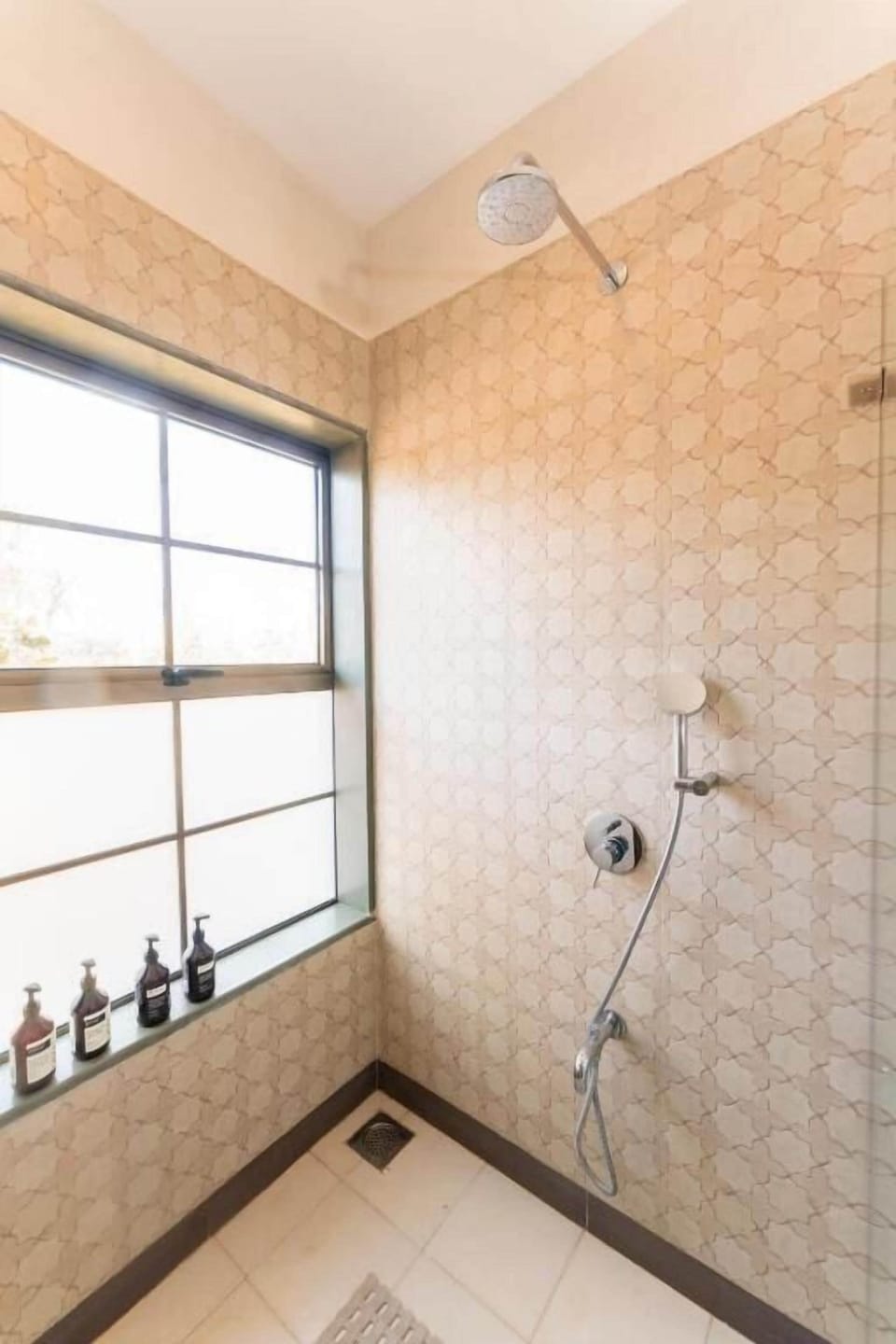 Deluxe Villa, Balcony, Pool View | Bathroom