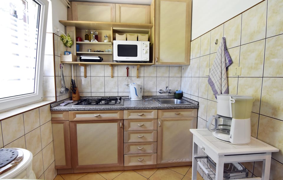Apartment, 1 Bedroom, Patio, Garden View | Interior
