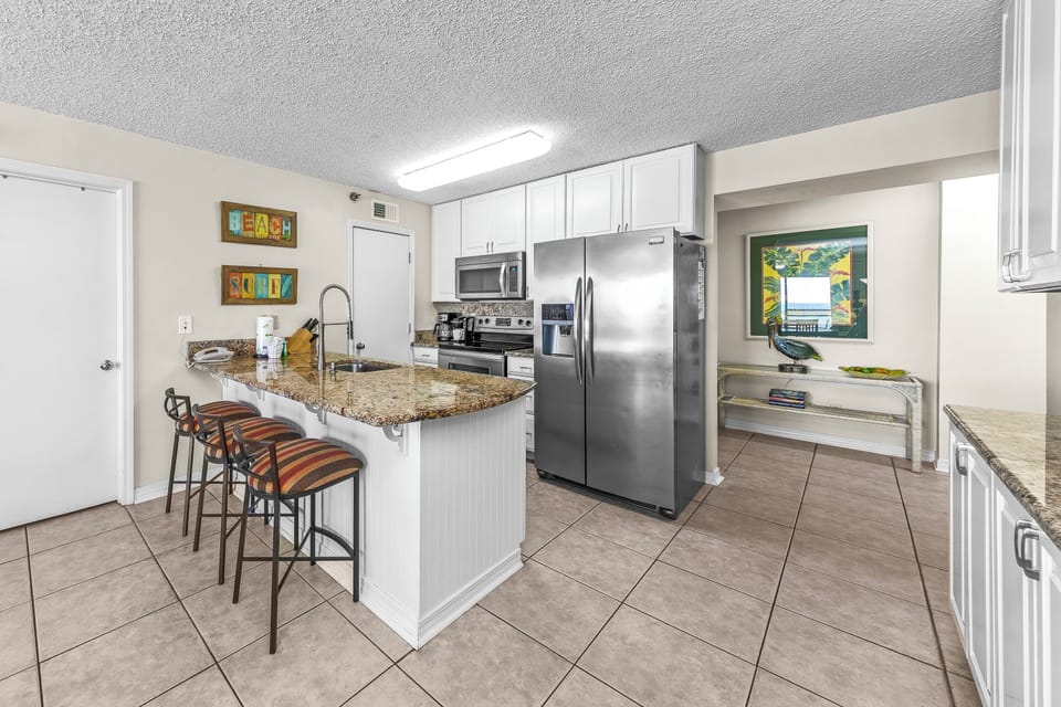 Superior Condo, 3 Bedrooms, Beach View, Beachfront | Private kitchen | Coffee/tea maker, electric kettle, toaster, blender