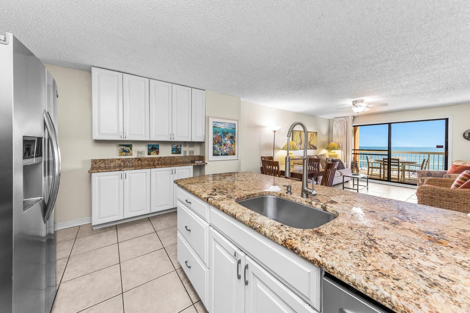 Superior Condo, 3 Bedrooms, Beach View, Beachfront | Private kitchen | Coffee/tea maker, electric kettle, toaster, blender