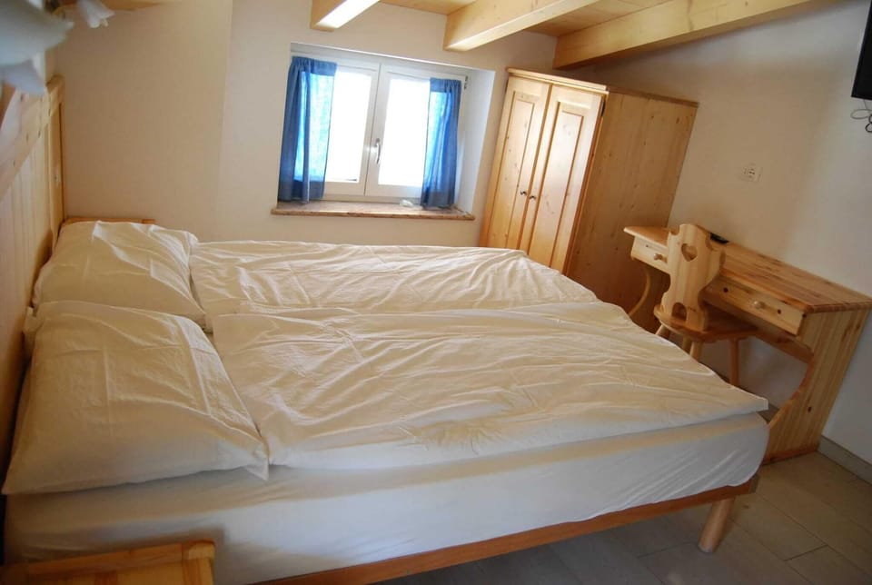 Double Room | Desk, free WiFi