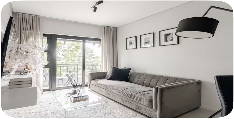 Apartment, 1 Bedroom, Balcony | Living room