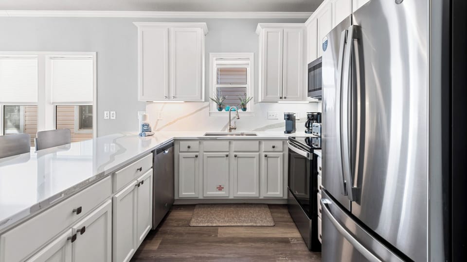 House, Multiple Beds, Patio, Partial Ocean View (Salty Seabreeze) | Private kitchen