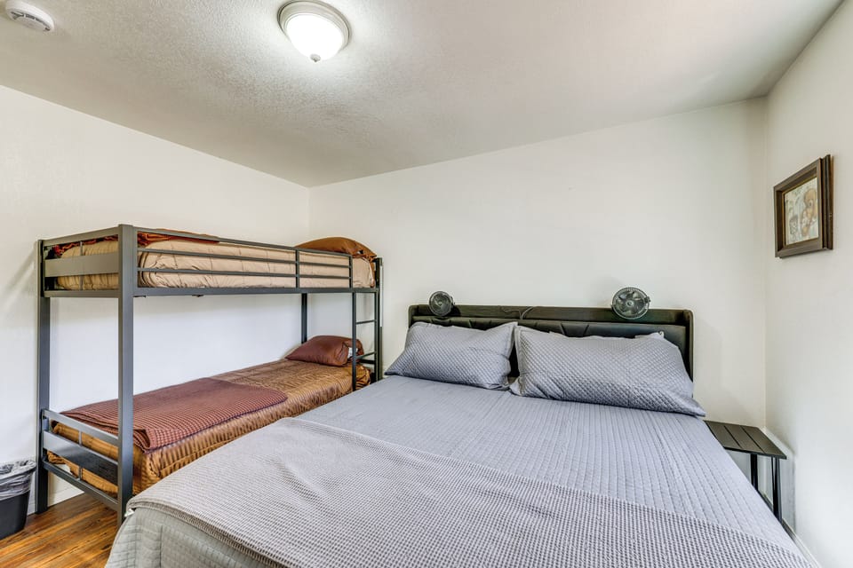 House (2 Bedrooms) | Interior