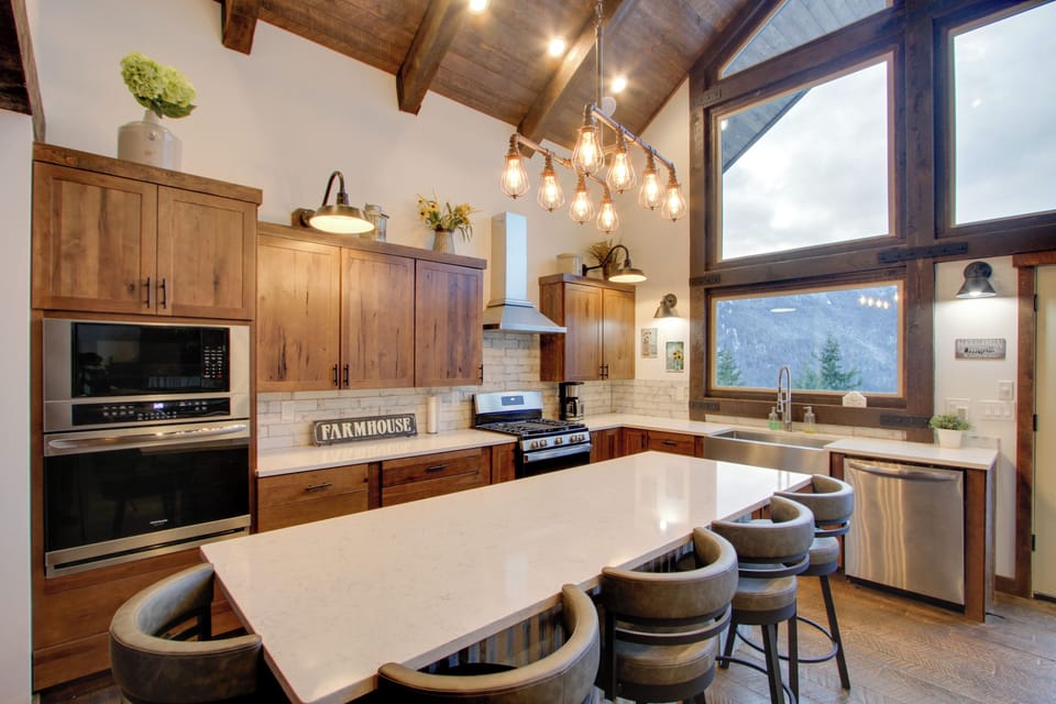 House (5 Bedrooms) | Interior