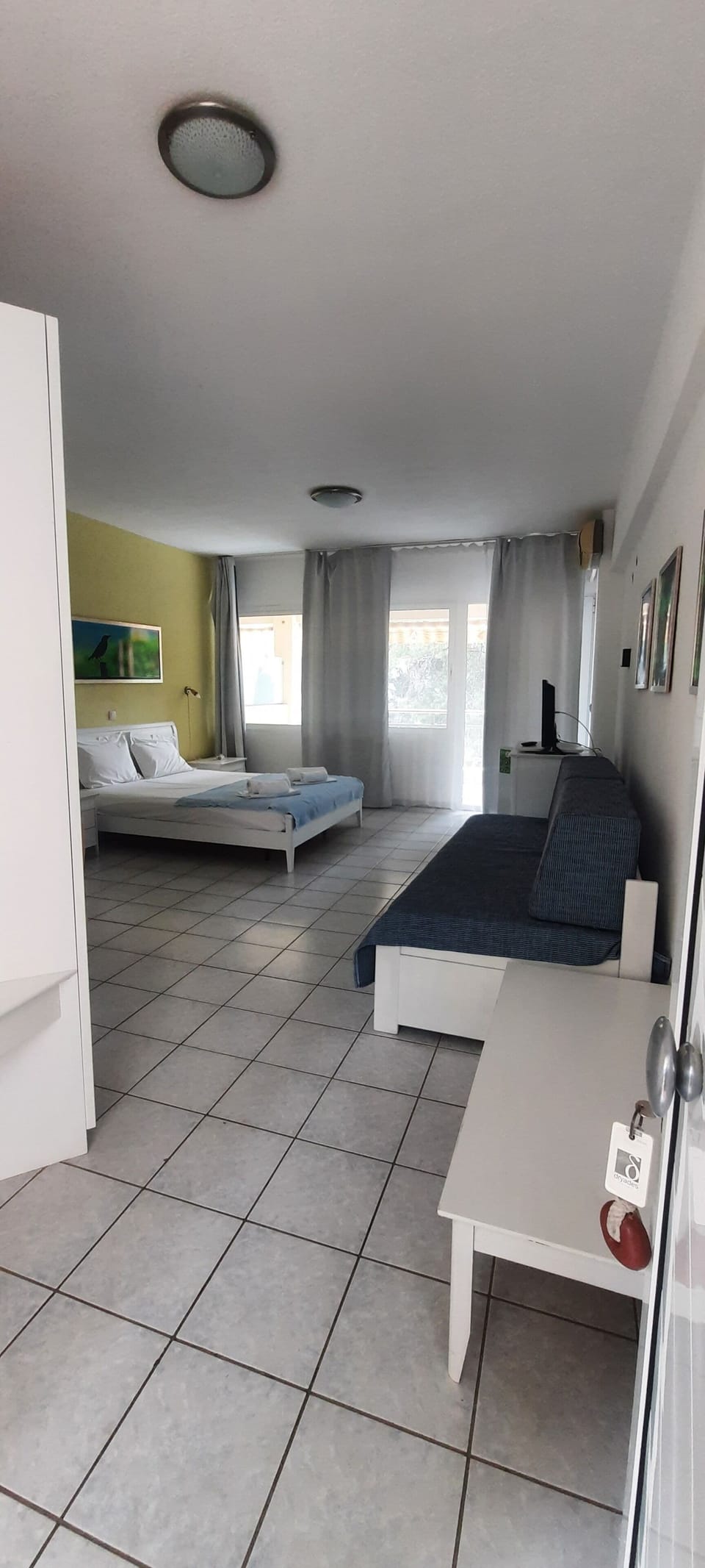 Double Room, Sea View | Desk, free wired internet, bed sheets