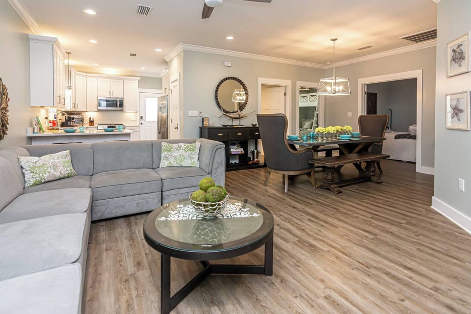House, 3 Bedrooms, Balcony | Dining room