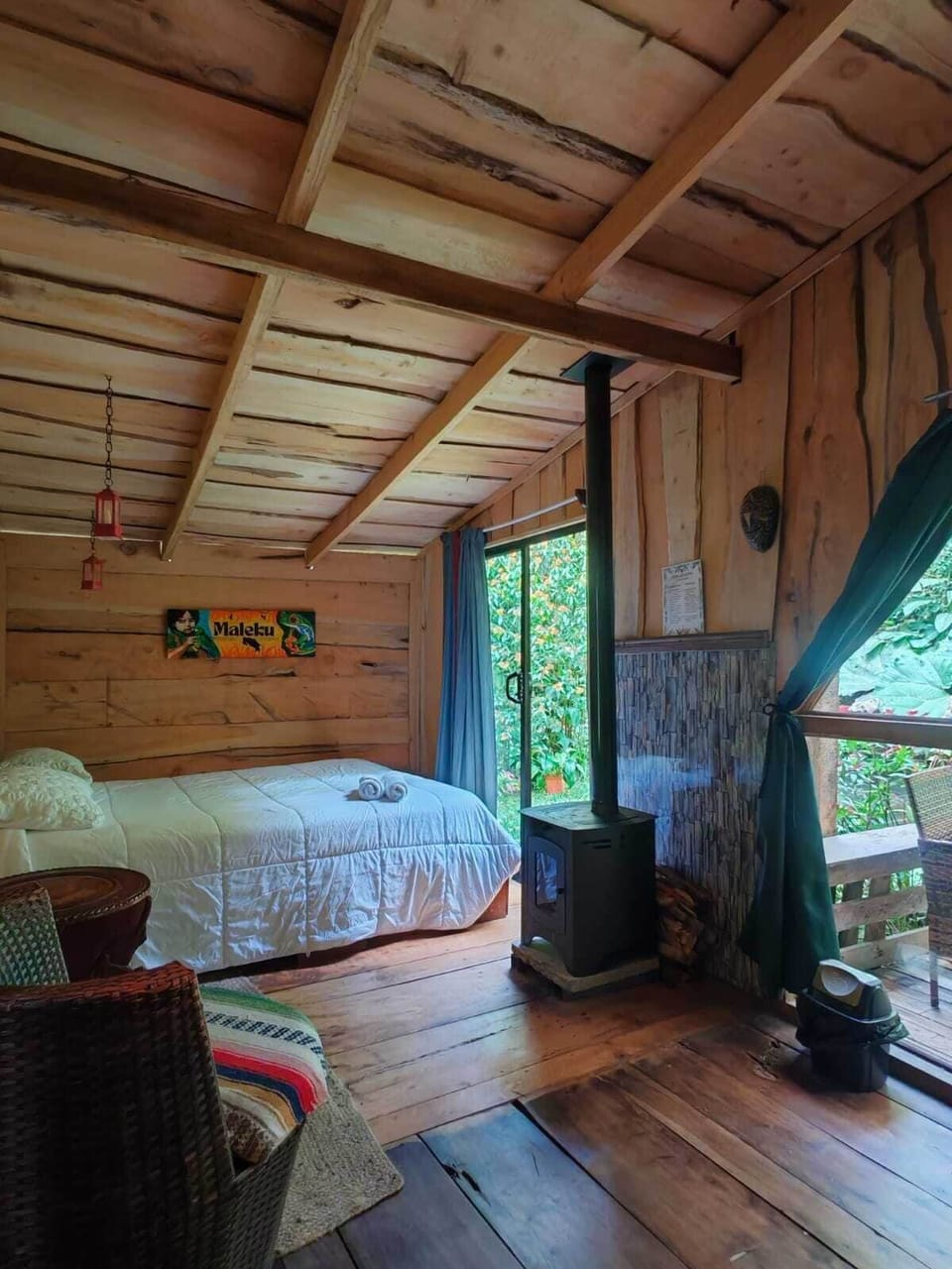 WiFi (free), individually decorated, individually furnished, bed sheets
