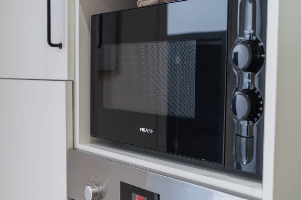Basic Apartment | Shared kitchen | Fridge, microwave, oven, stovetop