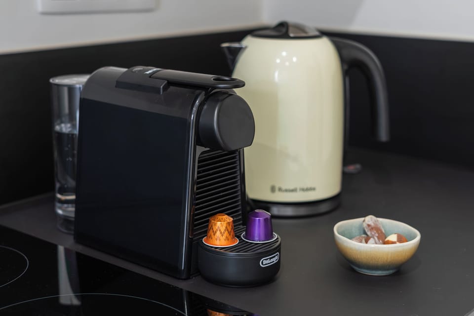 Basic Apartment | Shared kitchen | Fridge, microwave, oven, stovetop