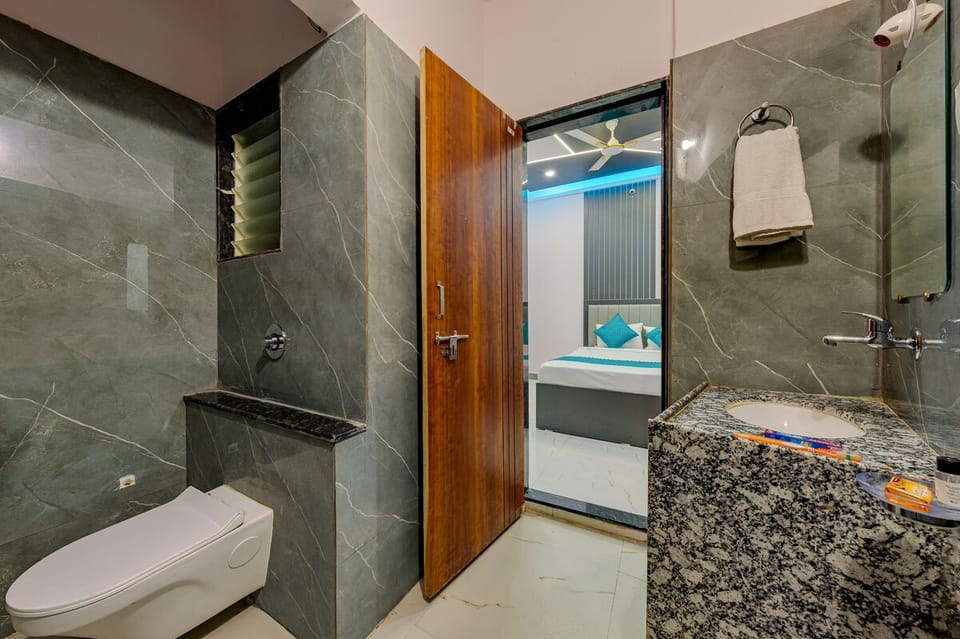Shower, towels, soap, shampoo