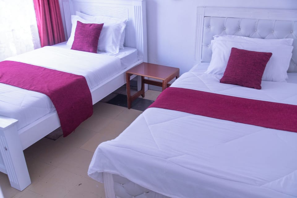 Standard Triple Room | Desk, laptop workspace, free WiFi