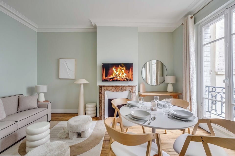 Apartment | Dining