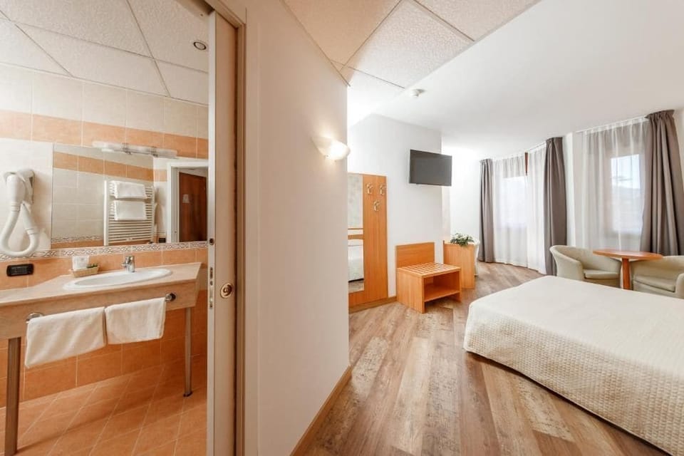 In-room safe, desk, blackout drapes, soundproofing