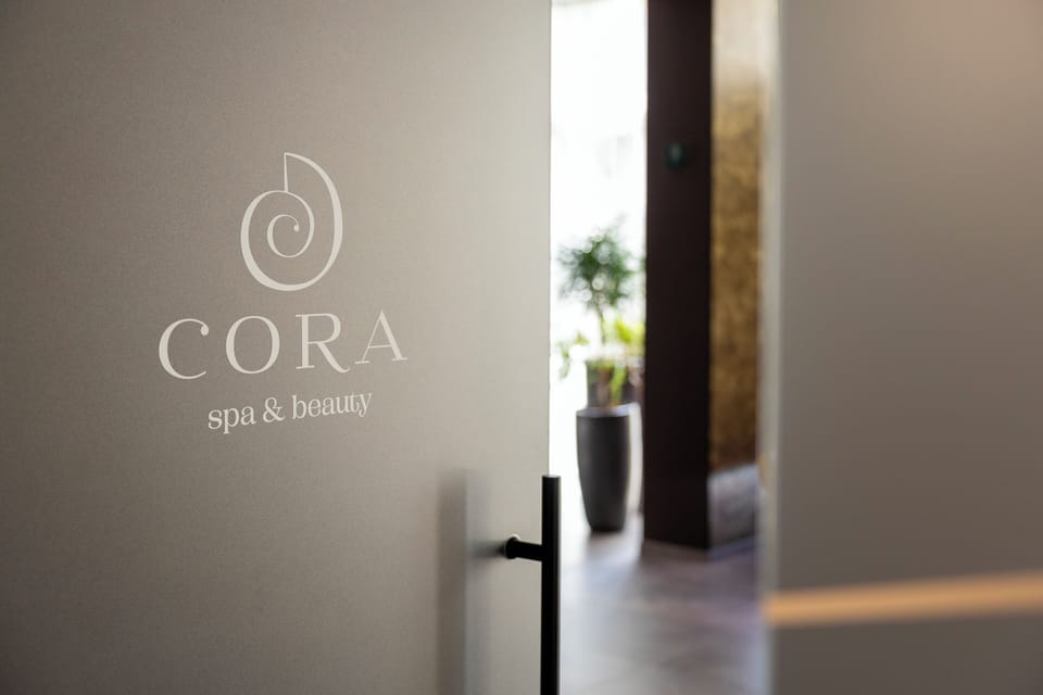 Couples treatment rooms, sauna, steam room, Turkish bath