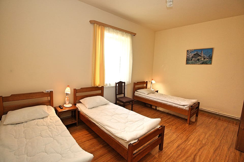 Triple Room, Hill View | WiFi (free)
