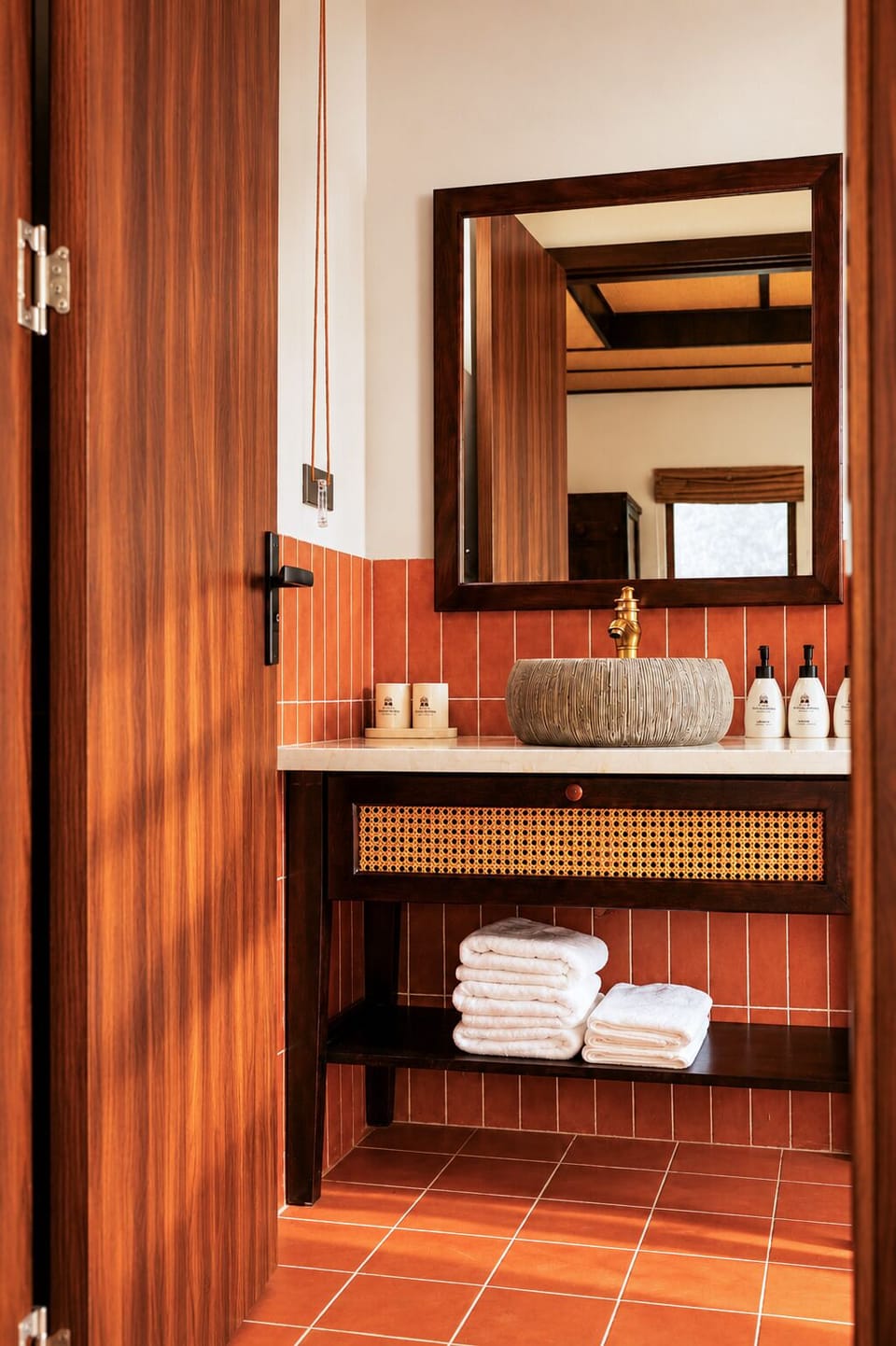 Deluxe Triple Room | Bathroom | Shower, hair dryer, slippers, towels